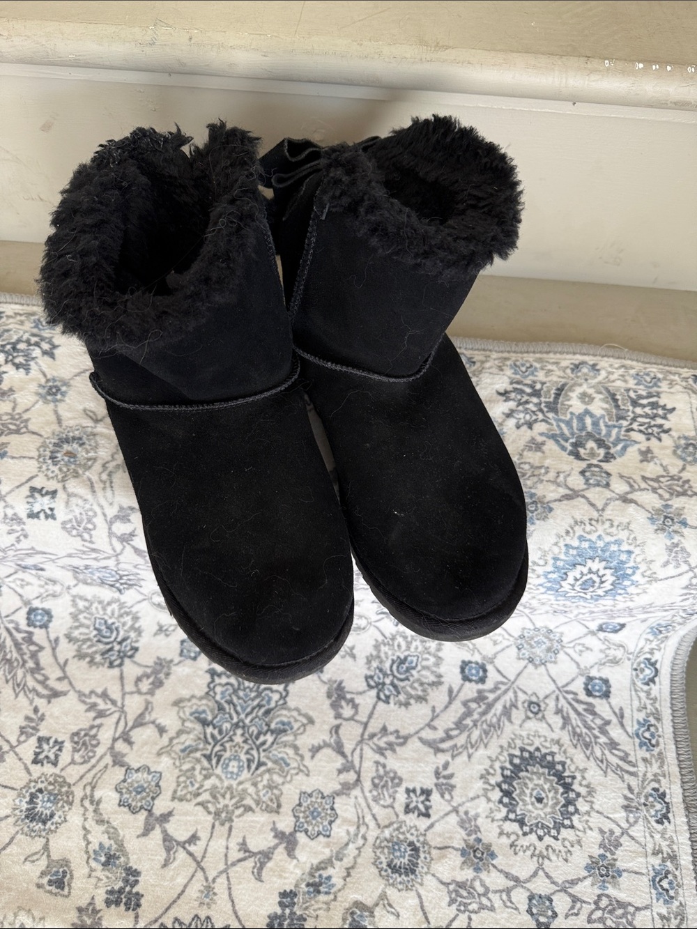 Ugg Women’s Black Faux Fur Lined Winter Boots